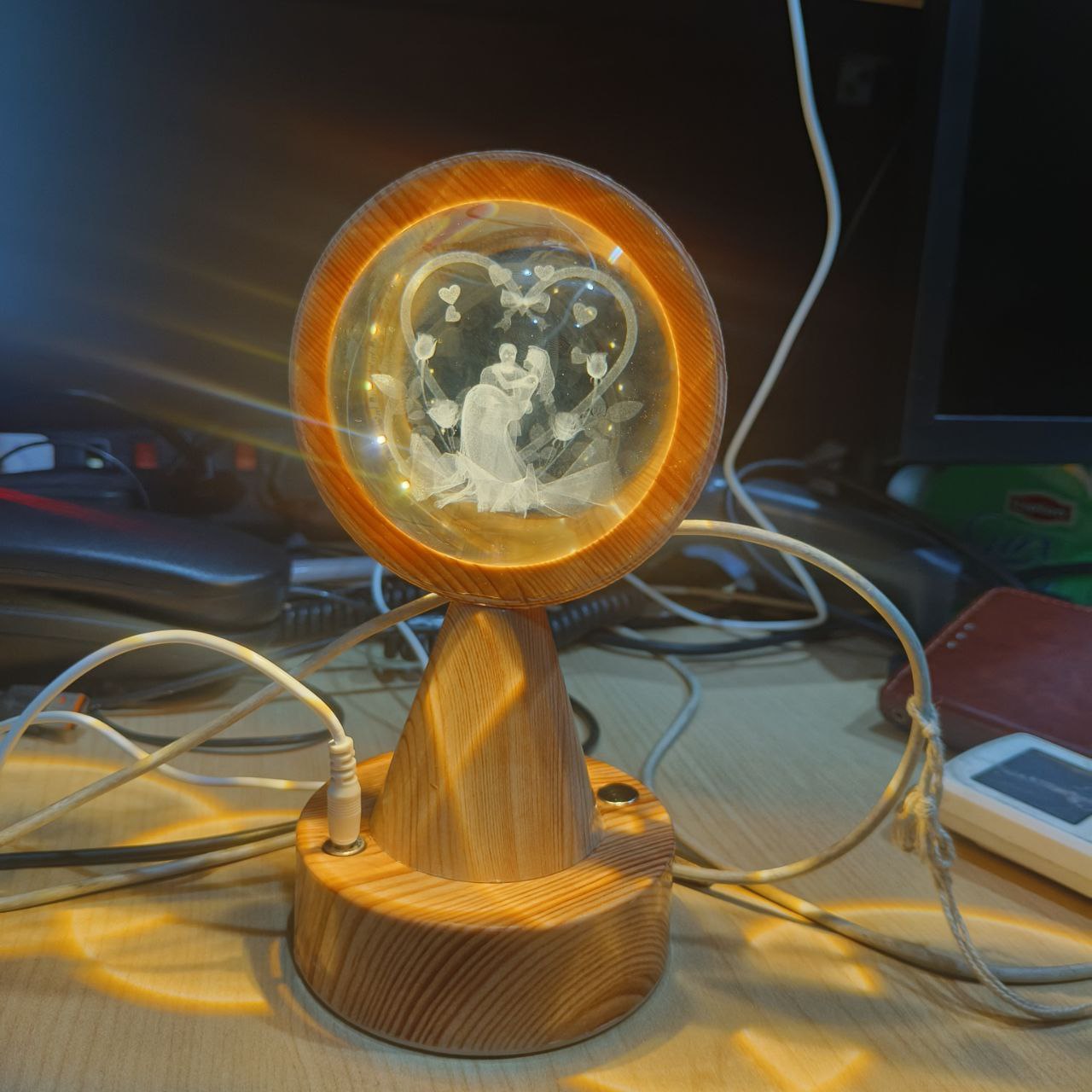 Eternal Embrace 3D Crystal LED Lamp β Romantic Wooden Base Light
