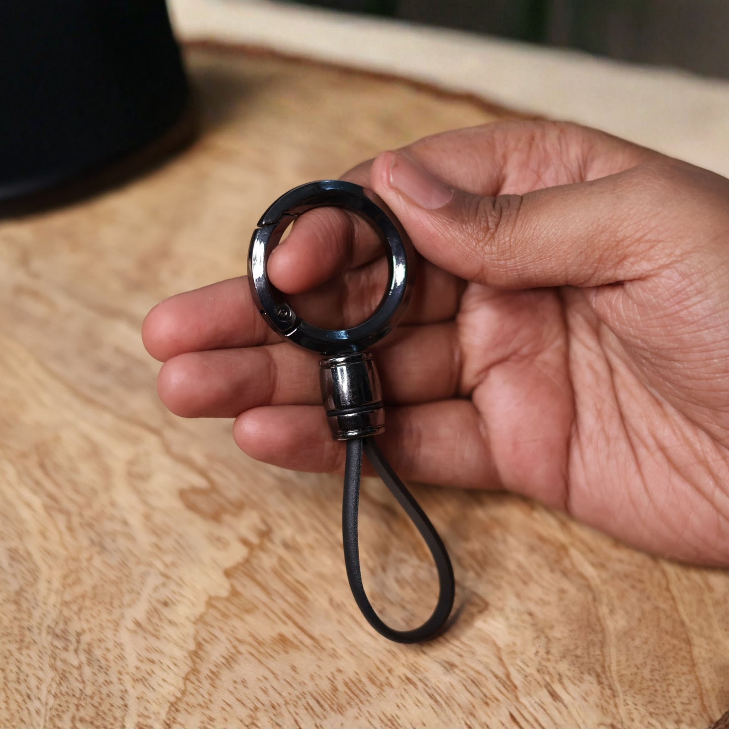 Minimalist Metal Loop Keychain – Premium Black Key Ring Holder