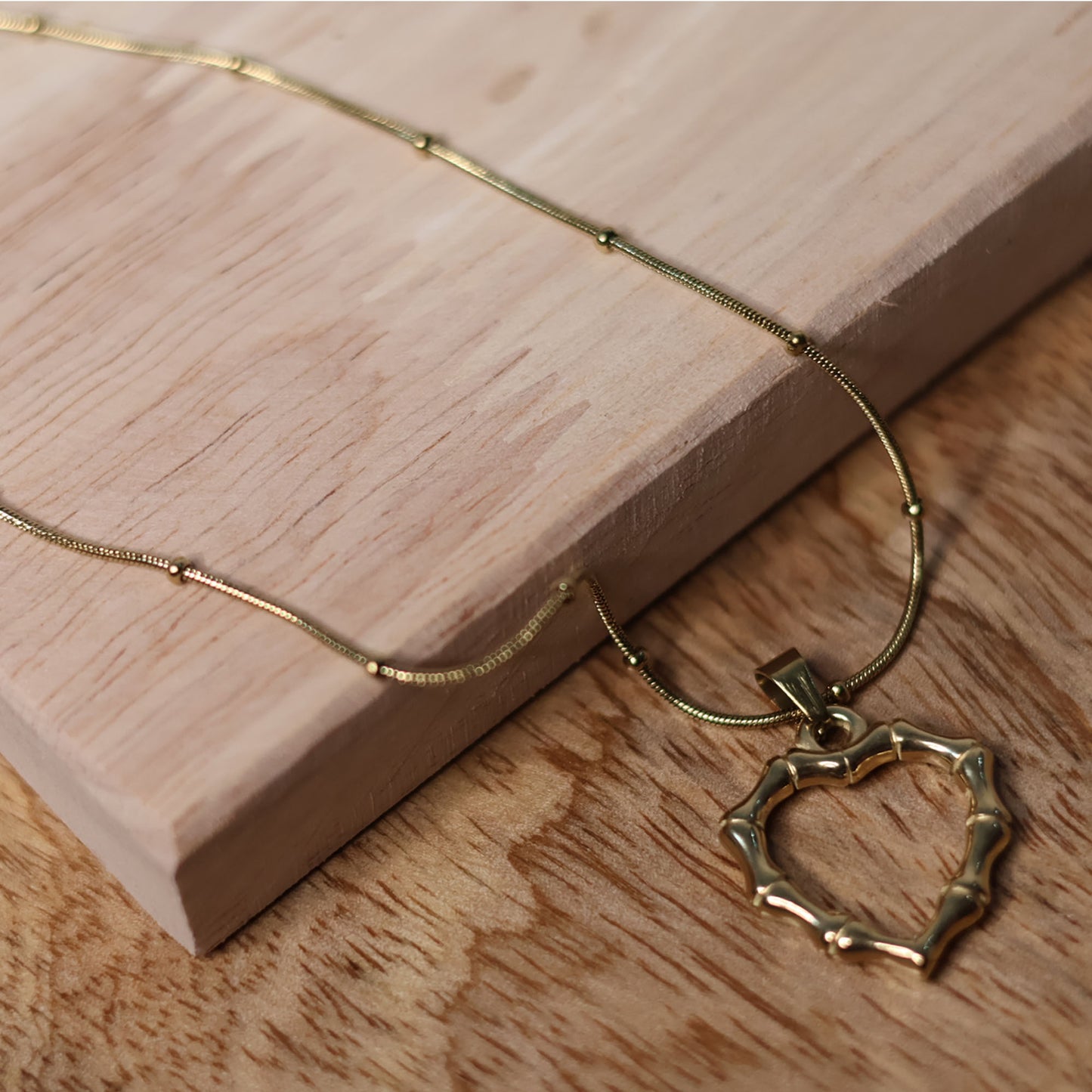 Gold Heart Pendant Necklace – Elegant Minimalist Heart Jewelry for Women