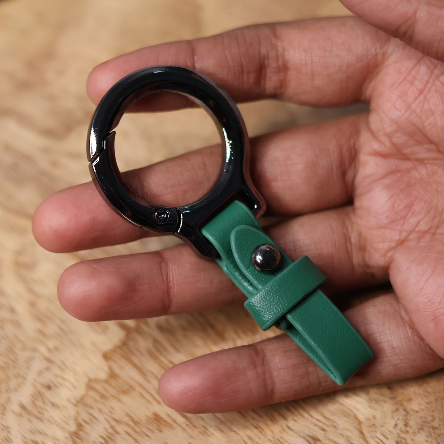 Premium Leather Strap Keychain – Minimalist Metal Key Holder for Keys, Bags & Accessories