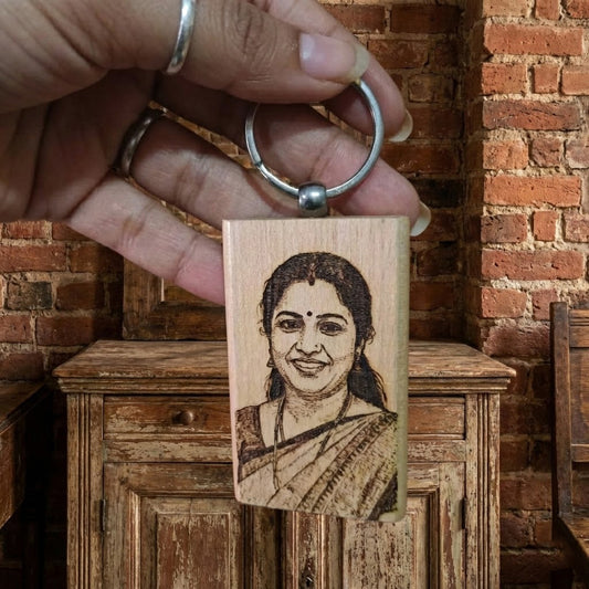 Personalized wooden keychain plaque, 4x7cm, custom engraving for birthdays, anniversaries, weddings, and more. A perfect keepsake for your special moments! 🗝️✨