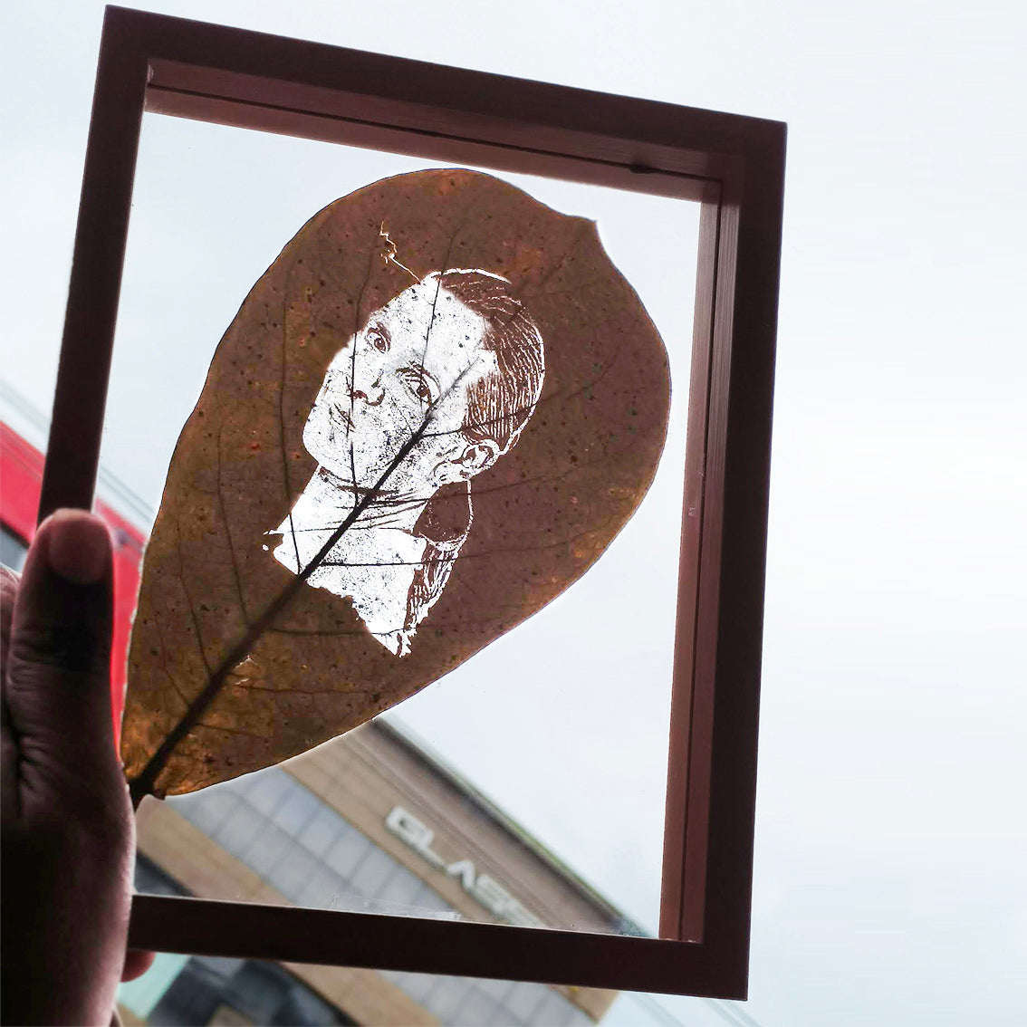 Leaf Engraving Art - 18x22 cm Custom Keepsake for Birthdays, Anniversaries, and Weddings.